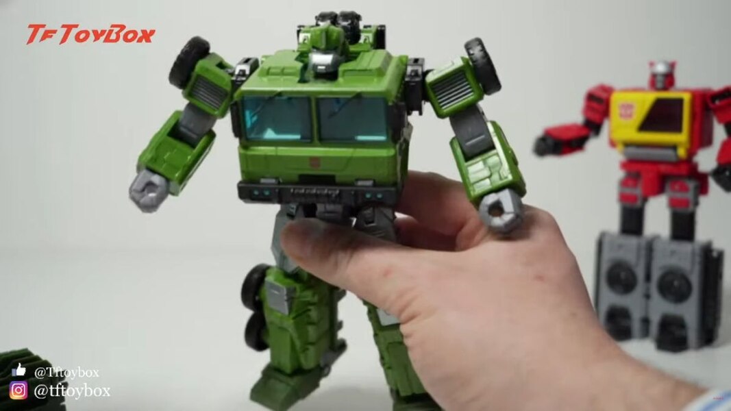 Transformers LEGACY UNBOXING Bulkhead And Blaster Eject By Tftoybox   In Hand Images  (8 of 17)